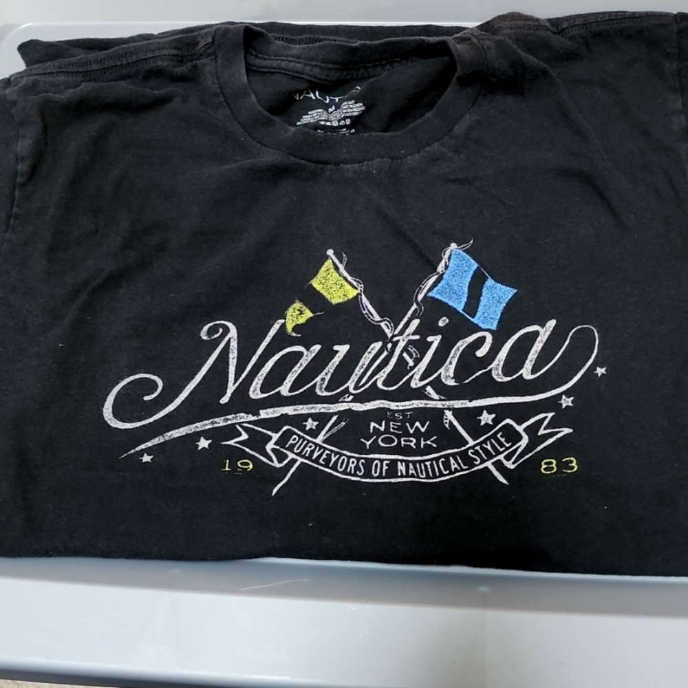 Tee shirt
